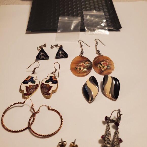 7 Pair of Earrings,  items # A- 1216- 1222, wt.55 grams. - Picture 16 of 16